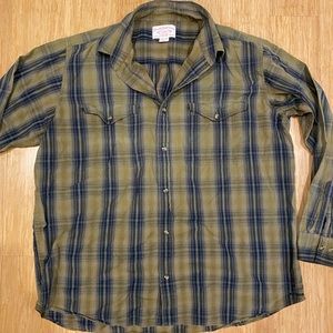 Lightweight Filson trekking shirt